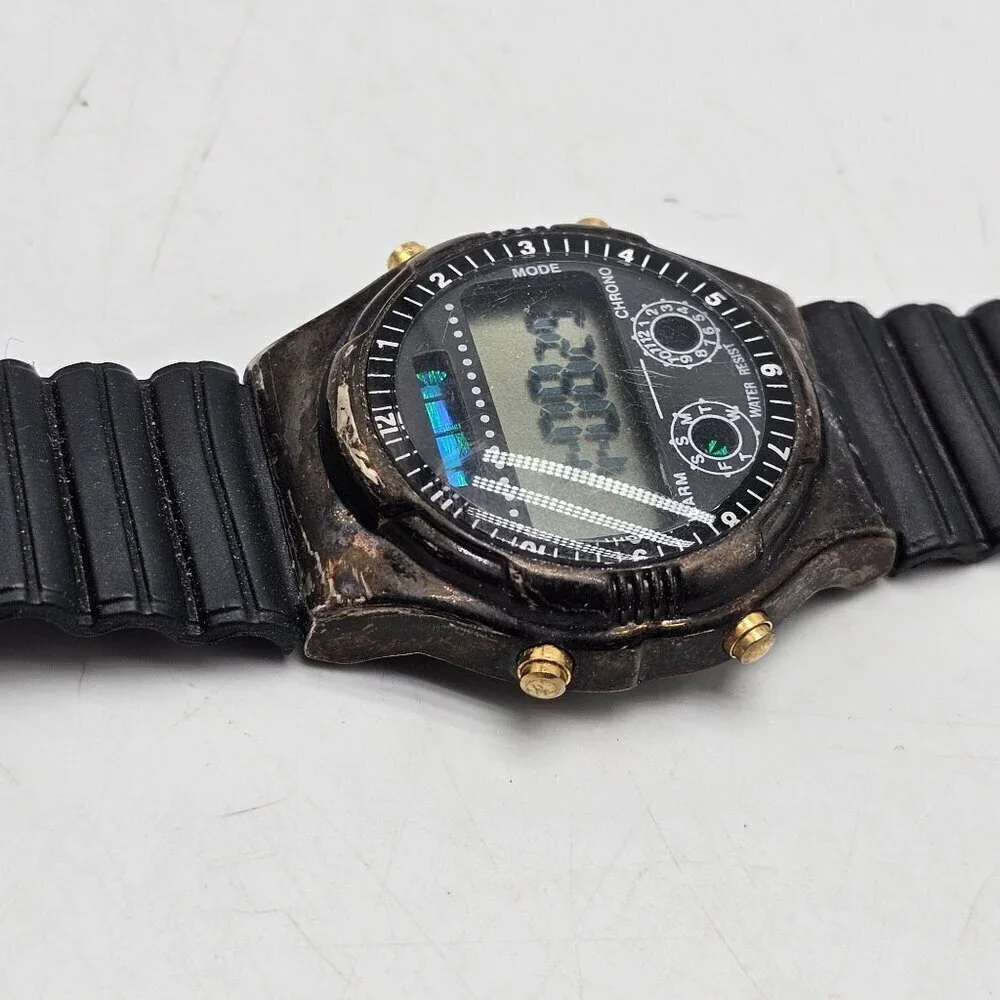 LEB aesthetics chronograph tone